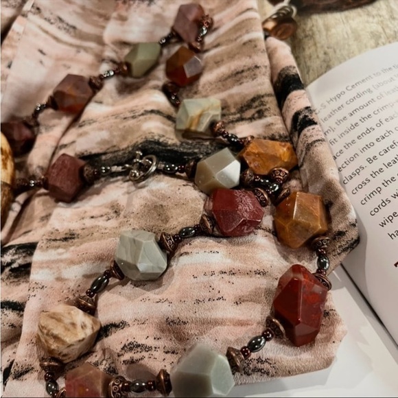 Calvin Klein No Iron Top button front cuffs top pockets and stone necklace - Picture 2 of 12